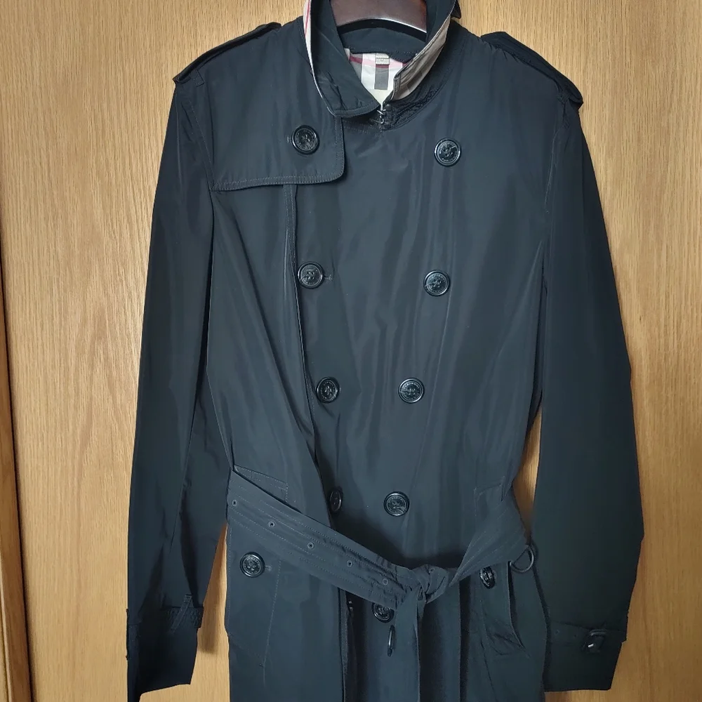 BURBERRY Waterproof Trench Coat - Picture 1 of 7